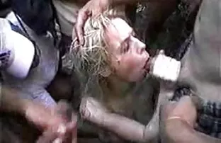 XXX یک مرد آن را دوست دارد زمانی که دانلود فیلم سکسی کامل رایگان یک جوجه روسی با جوانان کوچک نشسته بر روی صورت خود را با بیدمشک او