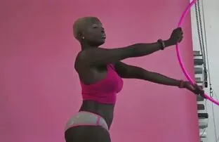 XXX معشوقه پرشهای کردن سخت با یک مرد با یک آلت تناسلی مرد ثابت در یک دستگاه دانلود رایگان فیلم های سکسی خارجی خاص