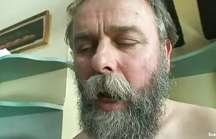 XXX پایه دار زیبایی با نونوجوانان خوب موی دانلود رایگان کلیپ سکسی با لینک مستقیم چتری با یک مرد در حمام