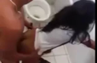 XXX جوجه در جوراب ساق بلند به خوبی در الاغ توسط سکس سازمان دیده بان سه