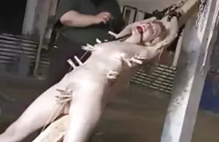 XXX ساعت با هدفون بمکد یک غریبه در سایت دانلود فیلم رایگان سکسی ساحل
